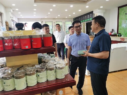 2023年7月13日，中國郵政集團(tuán)公司河南省分公司夏總一行蒞臨廣義茶印象園參觀指導(dǎo)，給予我司發(fā)展高度評價(jià)